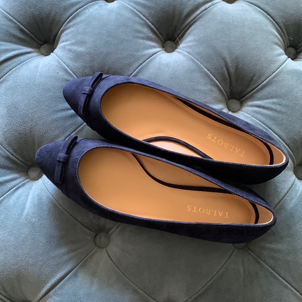 NWOT Talbots Navy Suede Flats in 9W